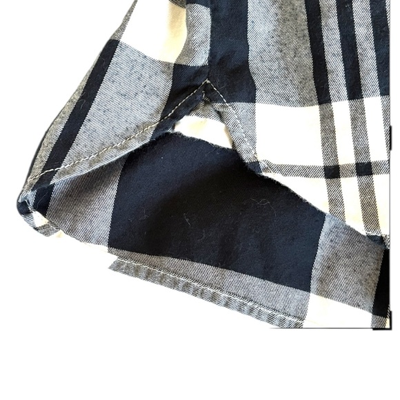 J. Crew Women’s Med Black & White Plaid Button Down Long Sleeve Shirt - Picture 5 of 9